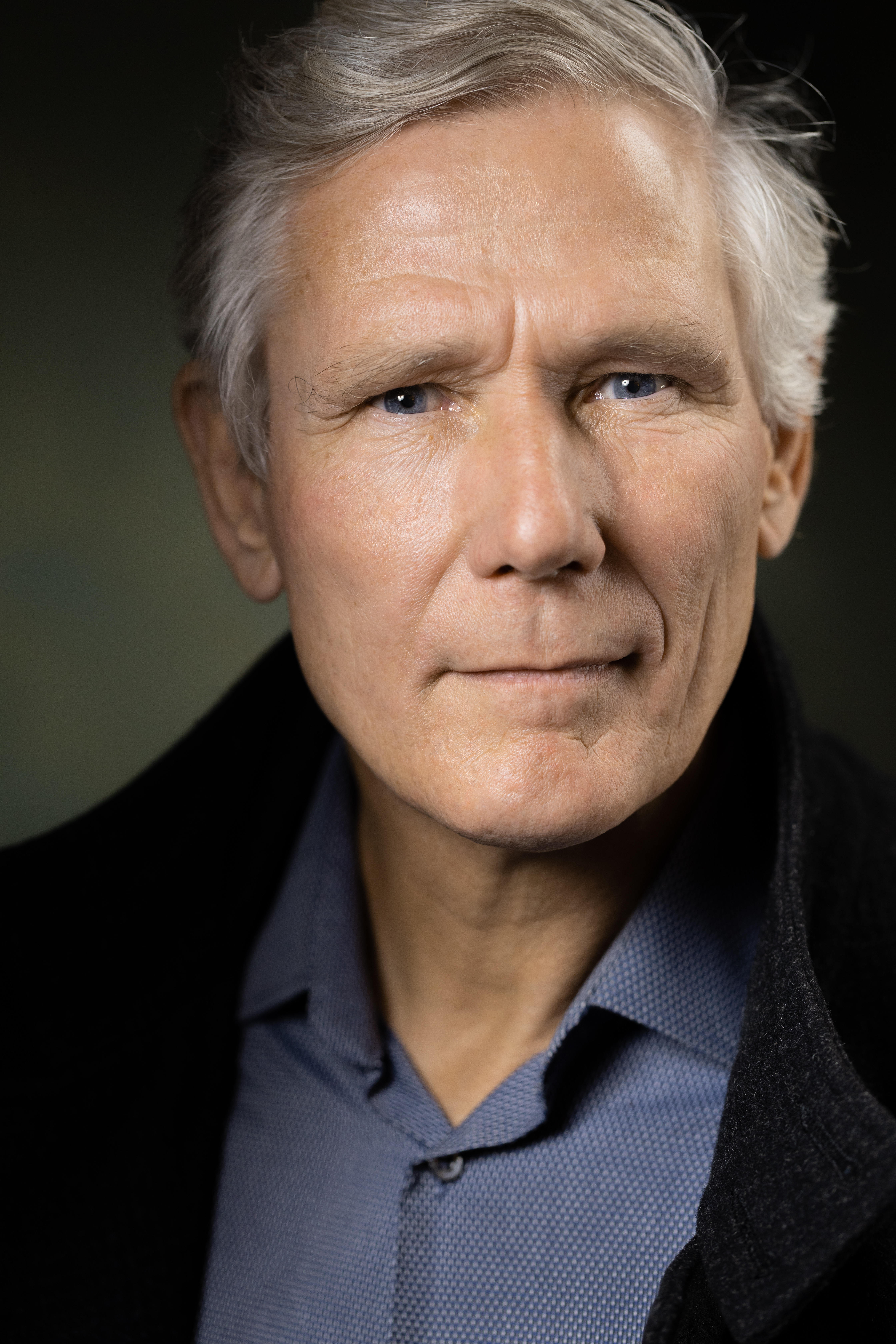 Main Headshot Steve Broad Actor