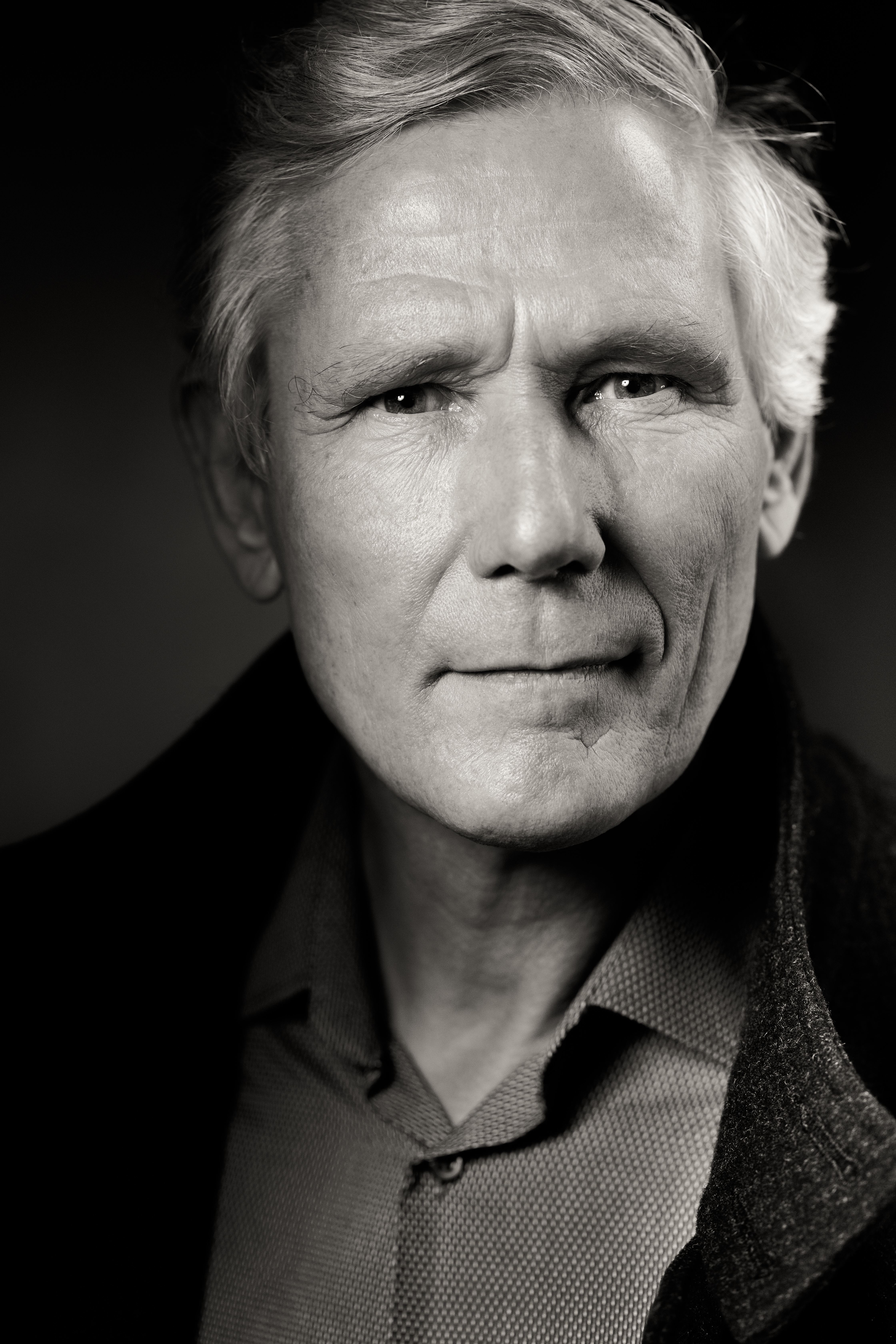 Main Headshot Steve Broad Actor