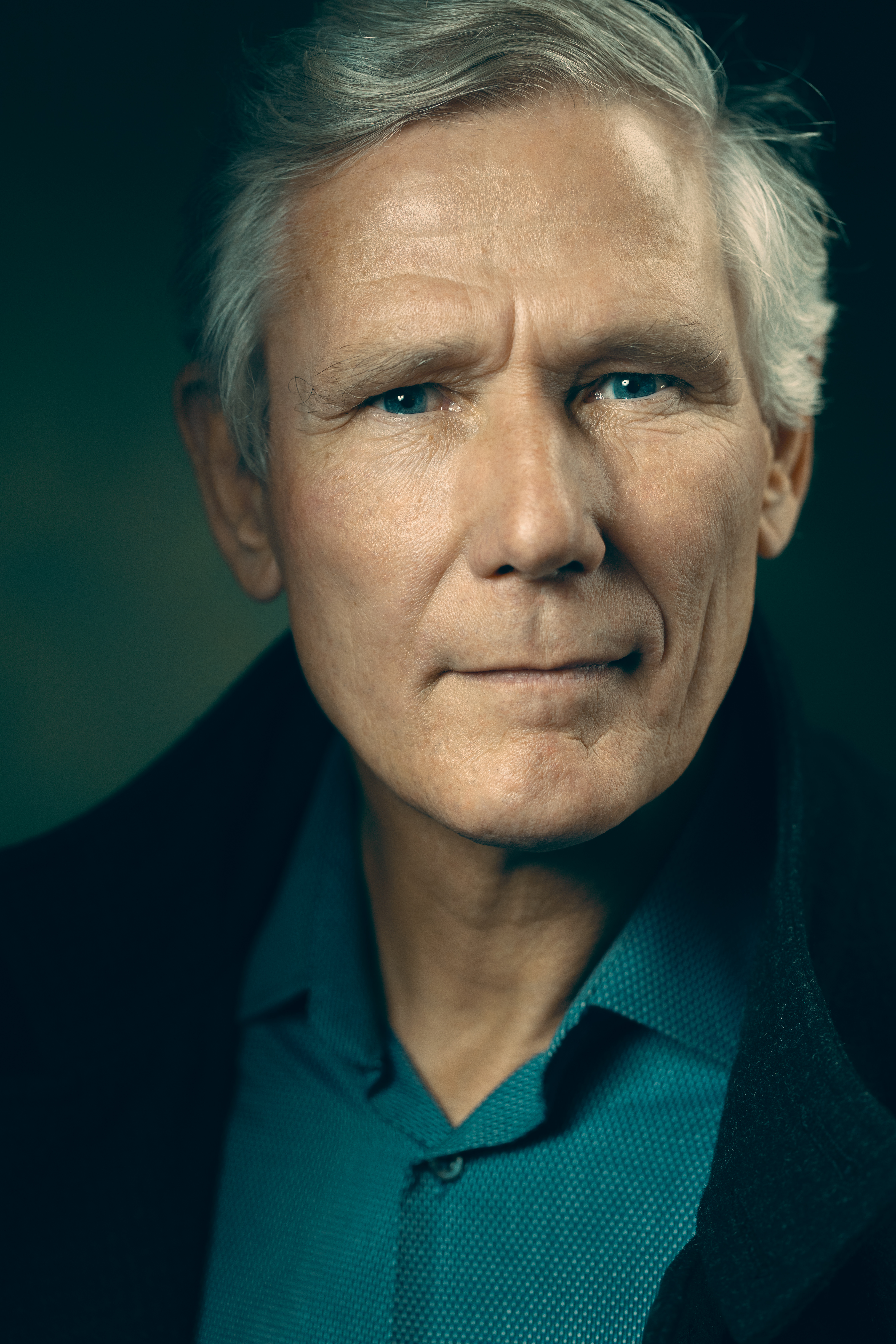 Main Headshot Steve Broad Actor